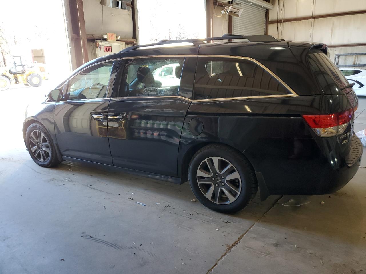 2015 Honda Odyssey - Image 2