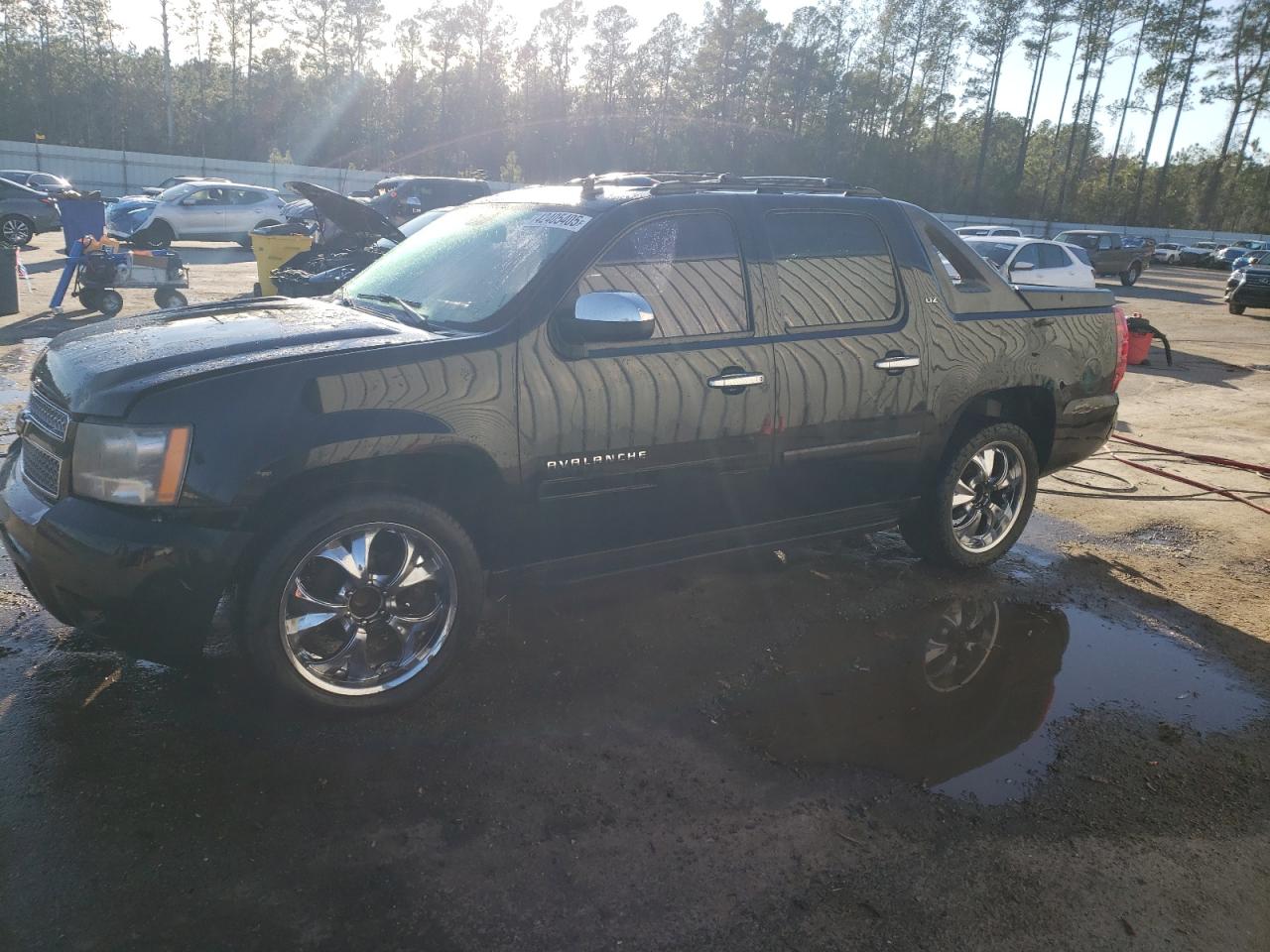 2007 Chevrolet Avalanche - Image 1
