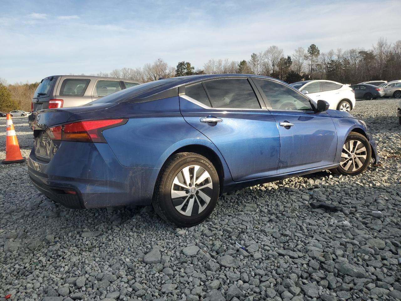 2020 Nissan Altima - Image 3