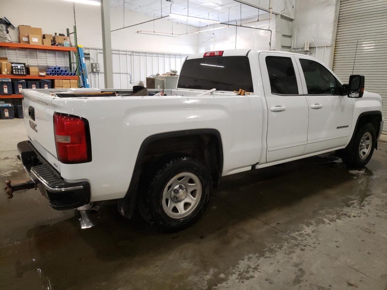 2017 GMC Sierra - Image 3