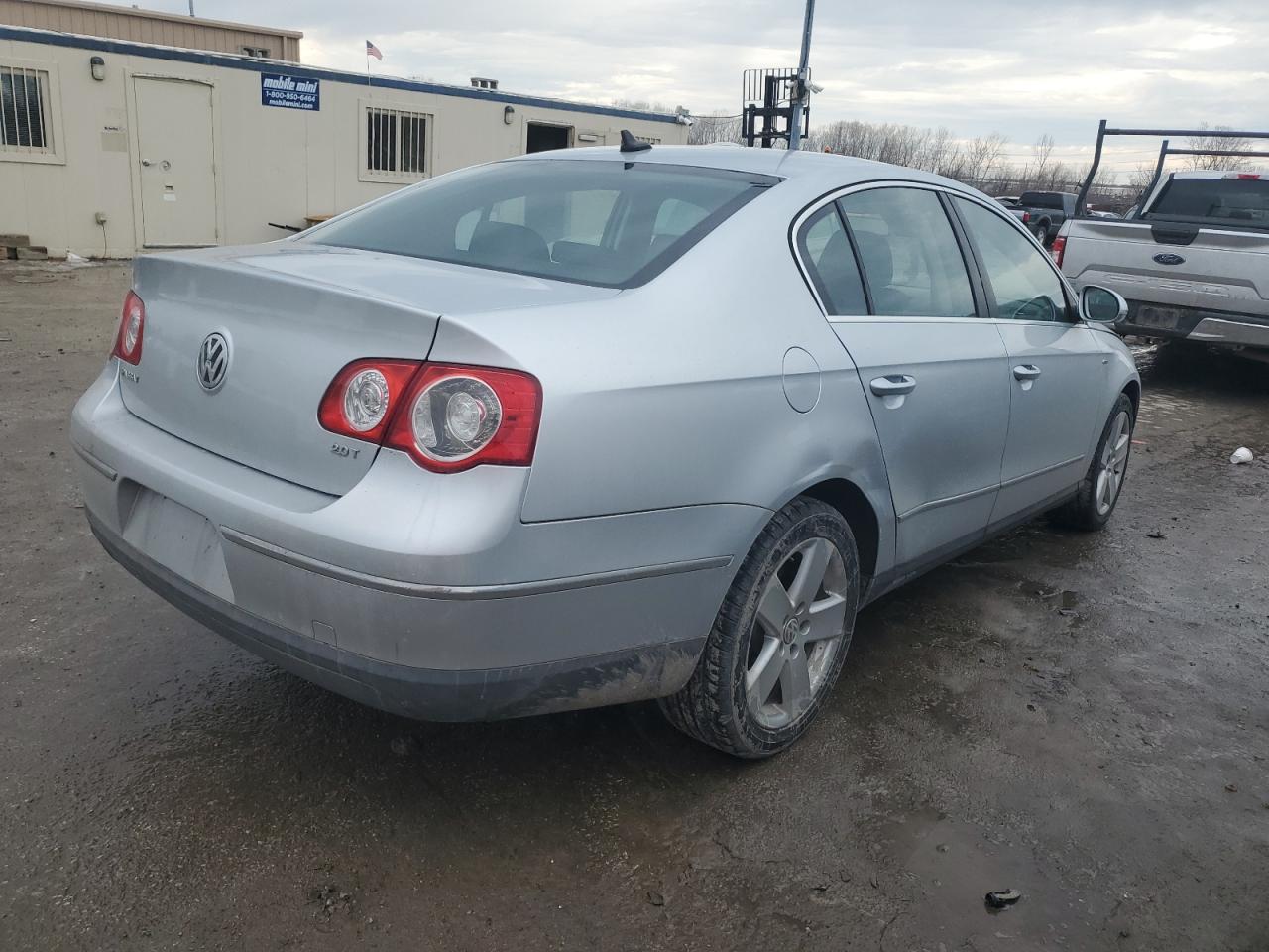 2007 Volkswagen Passat - Image 3