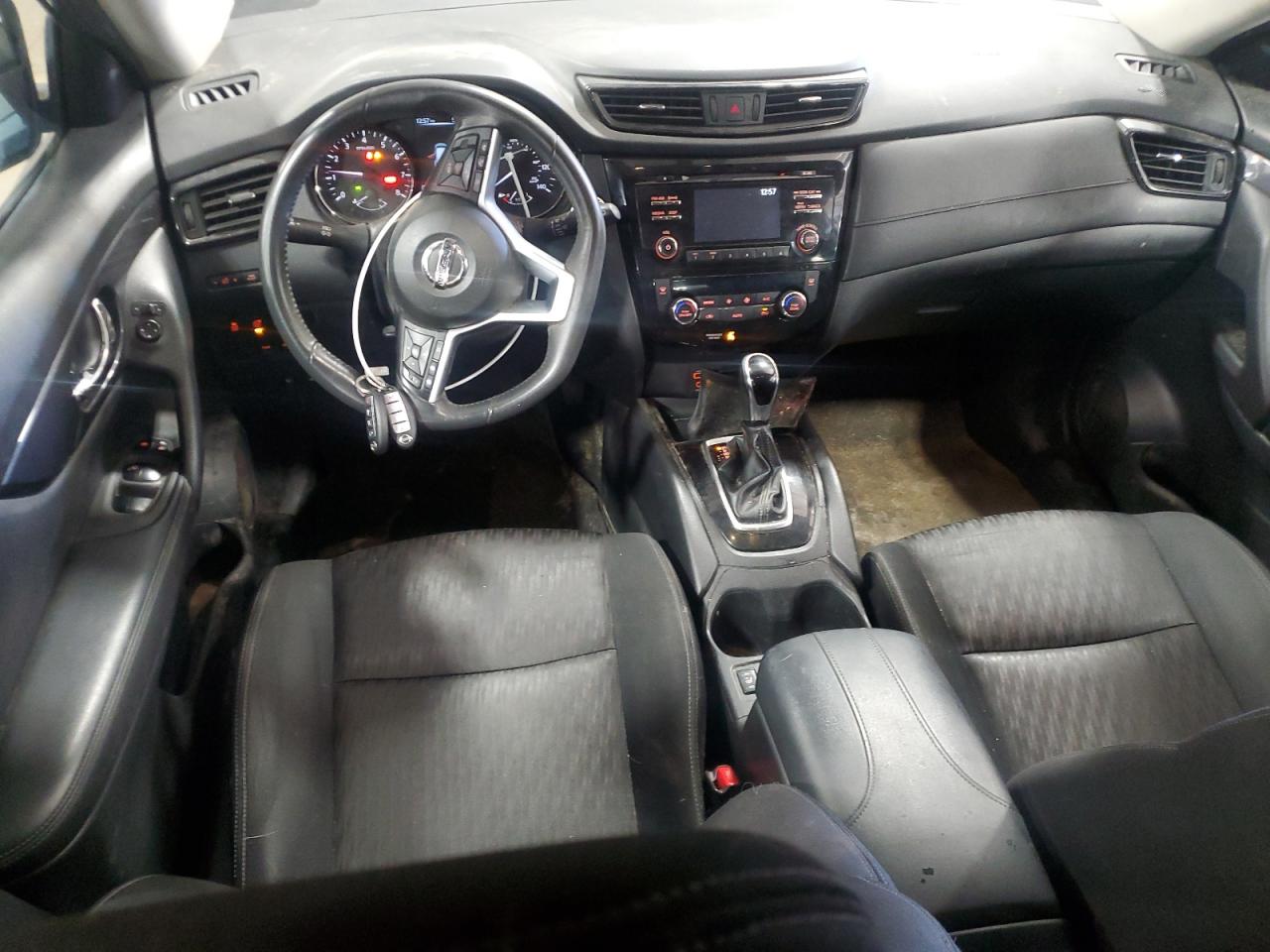 2017 Nissan Rogue - Image 8