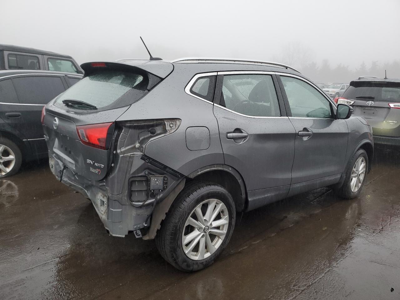 2019 Nissan Rogue - Image 3