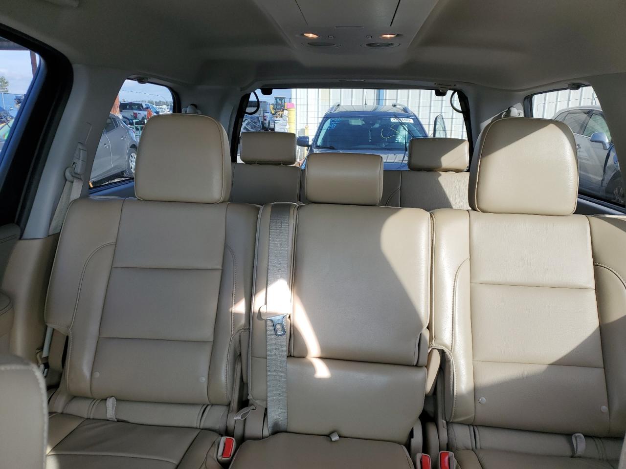 2015 Nissan Armada - Image 10