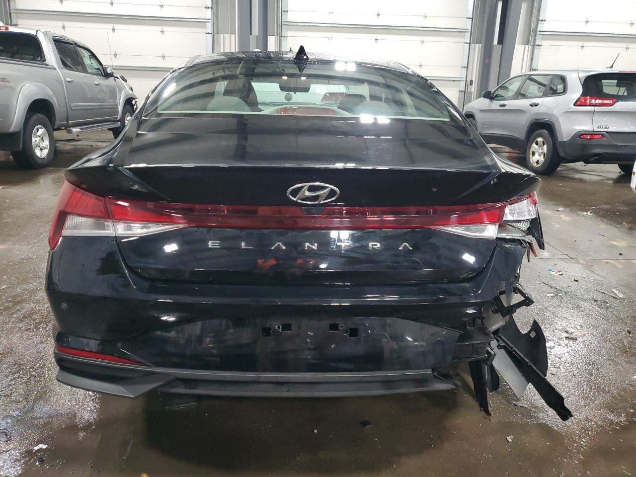 2023 Hyundai Elantra - Image 6