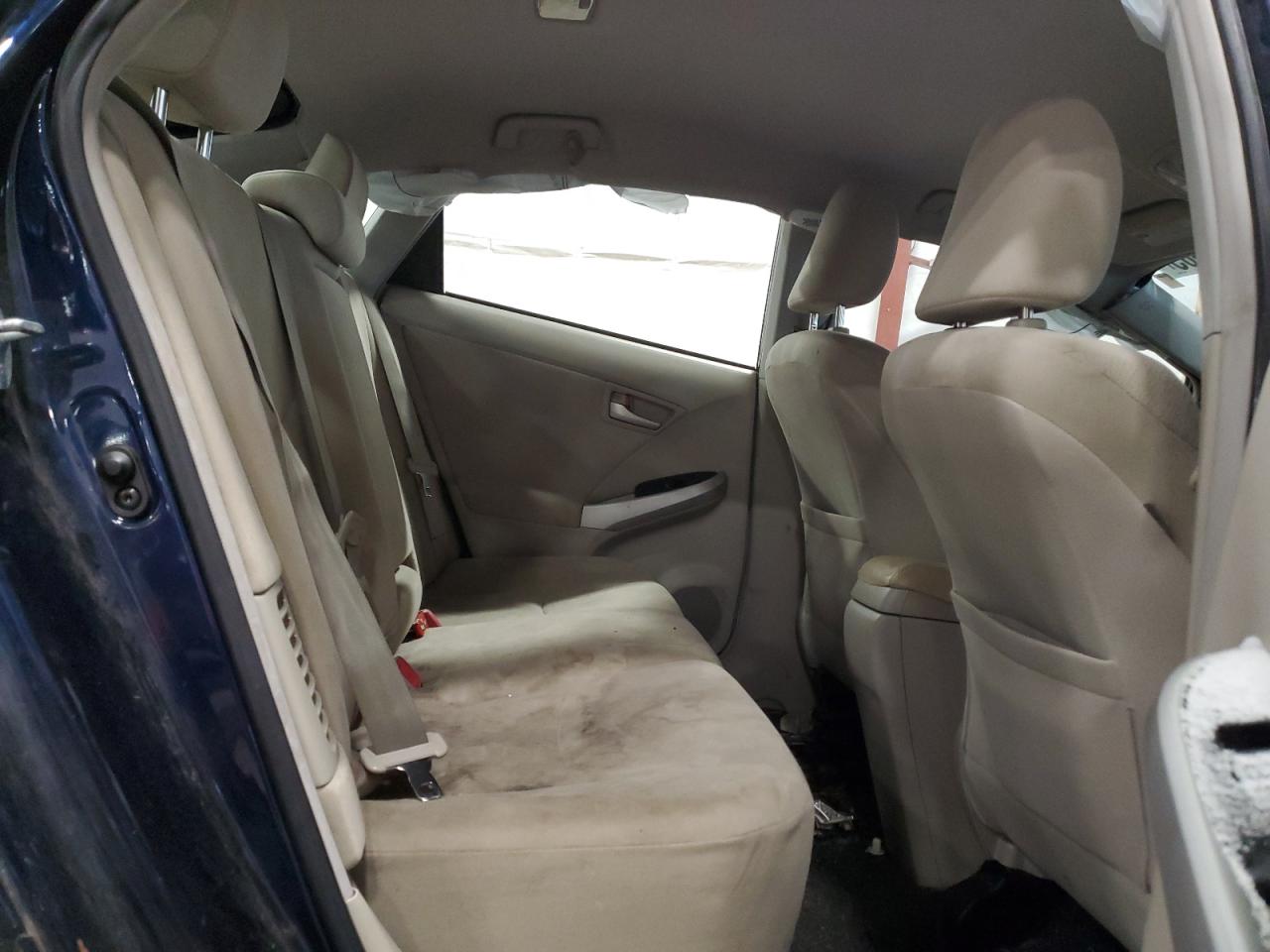 2013 Toyota Prius - Image 11