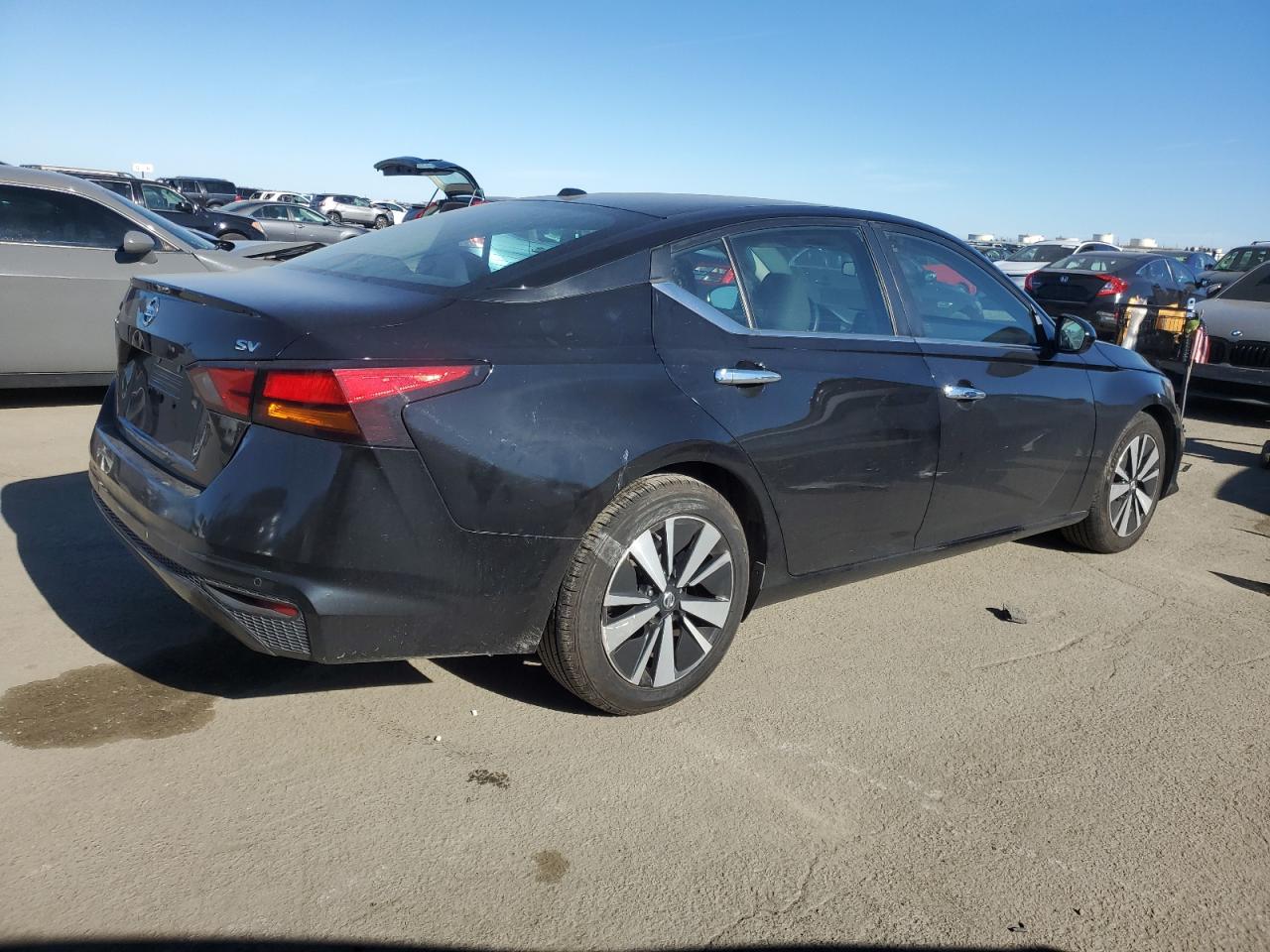 2021 Nissan Altima - Image 3