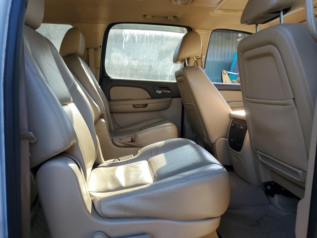 2012 GMC Yukon - Image 11