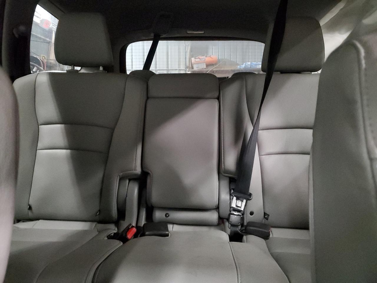 2017 Honda Pilot - Image 10