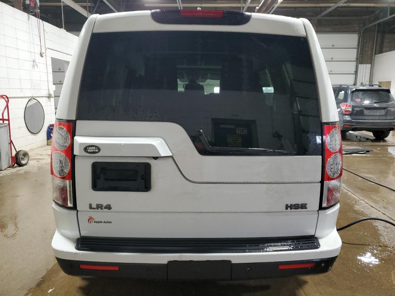 2012 Land Rover LR4 - Image 6