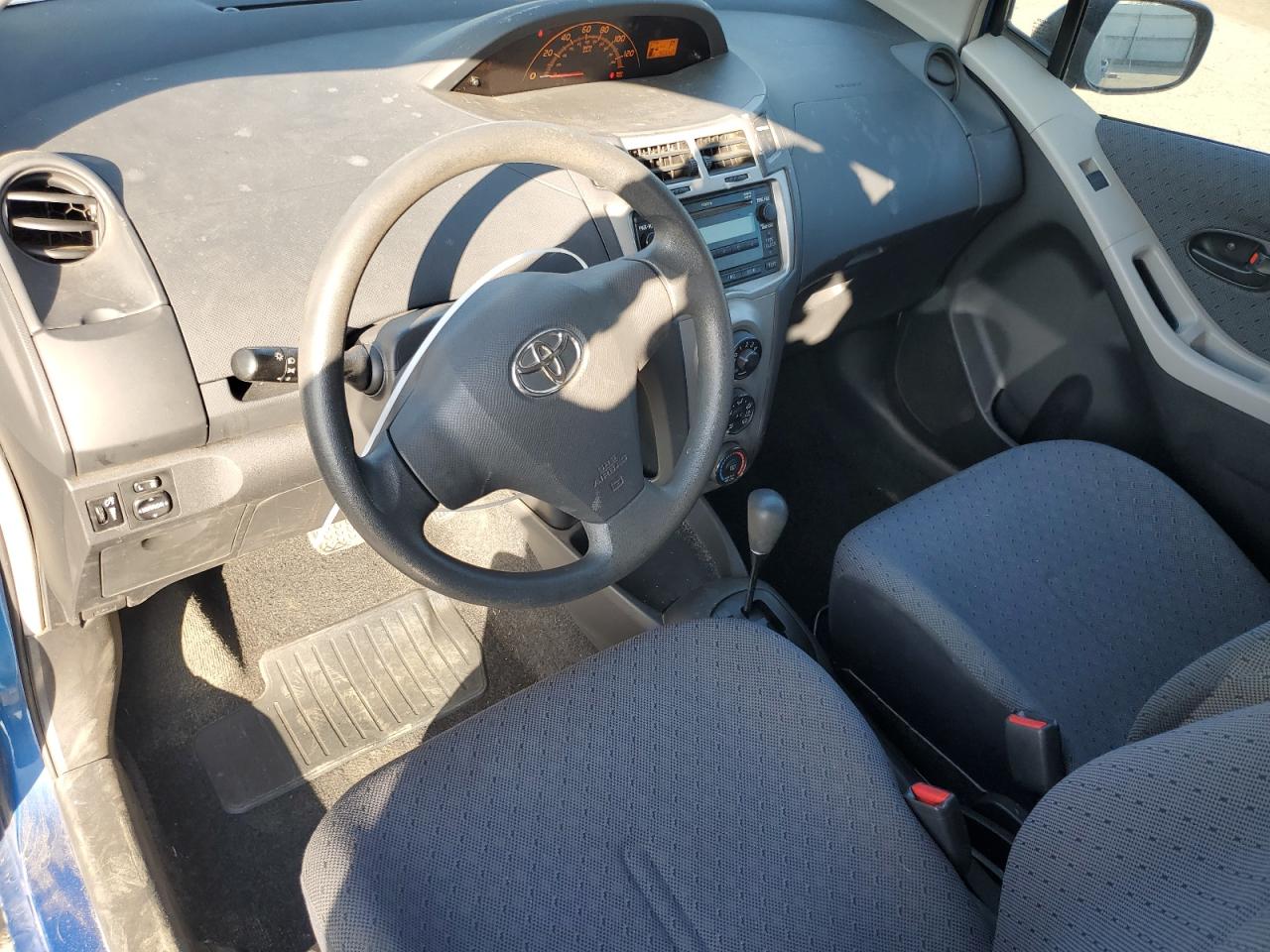 2010 Toyota Yaris - Image 8