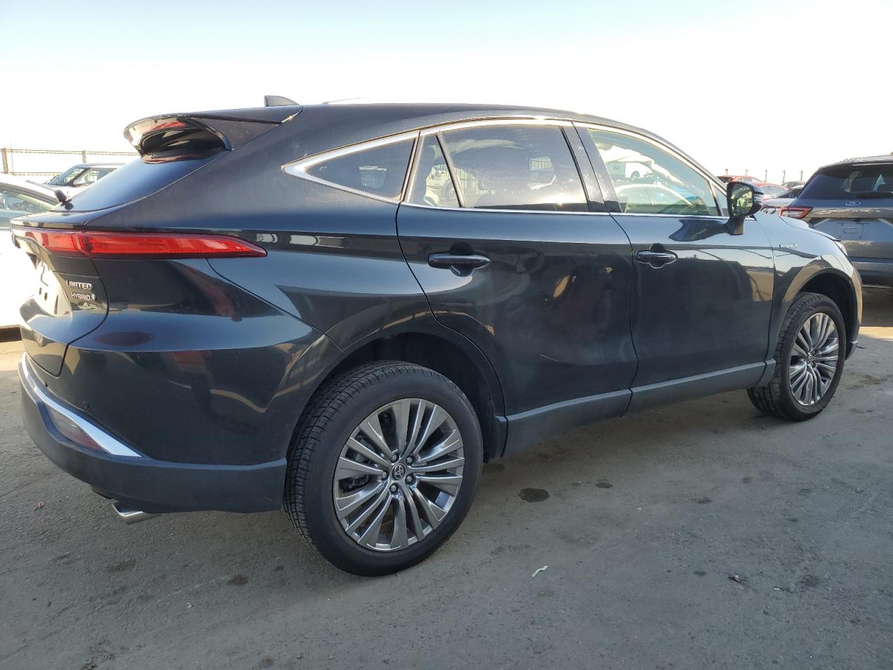 2021 Toyota Venza - Image 3