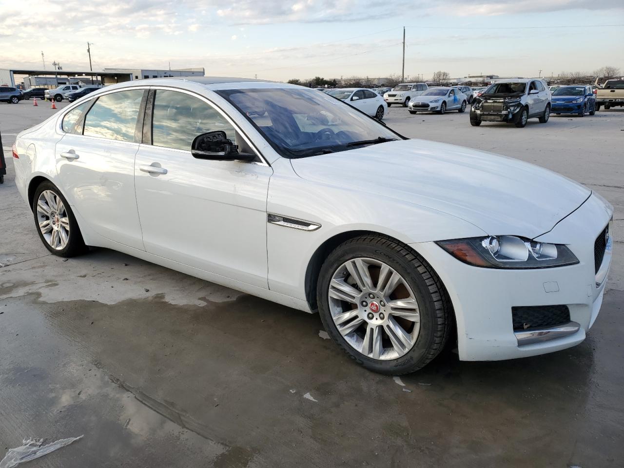 2016 Jaguar XF - Image 4