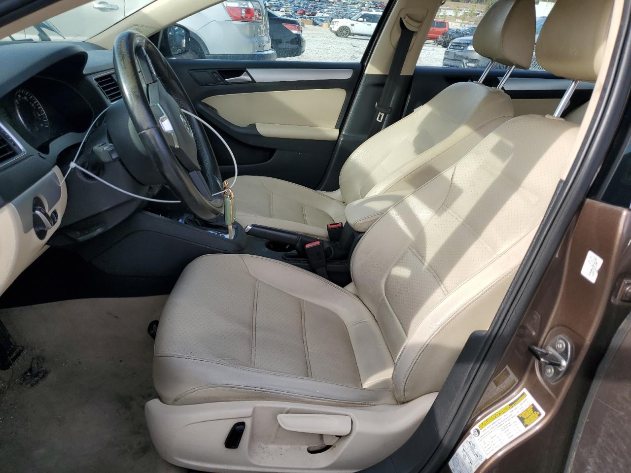 2014 Volkswagen Jetta - Image 7