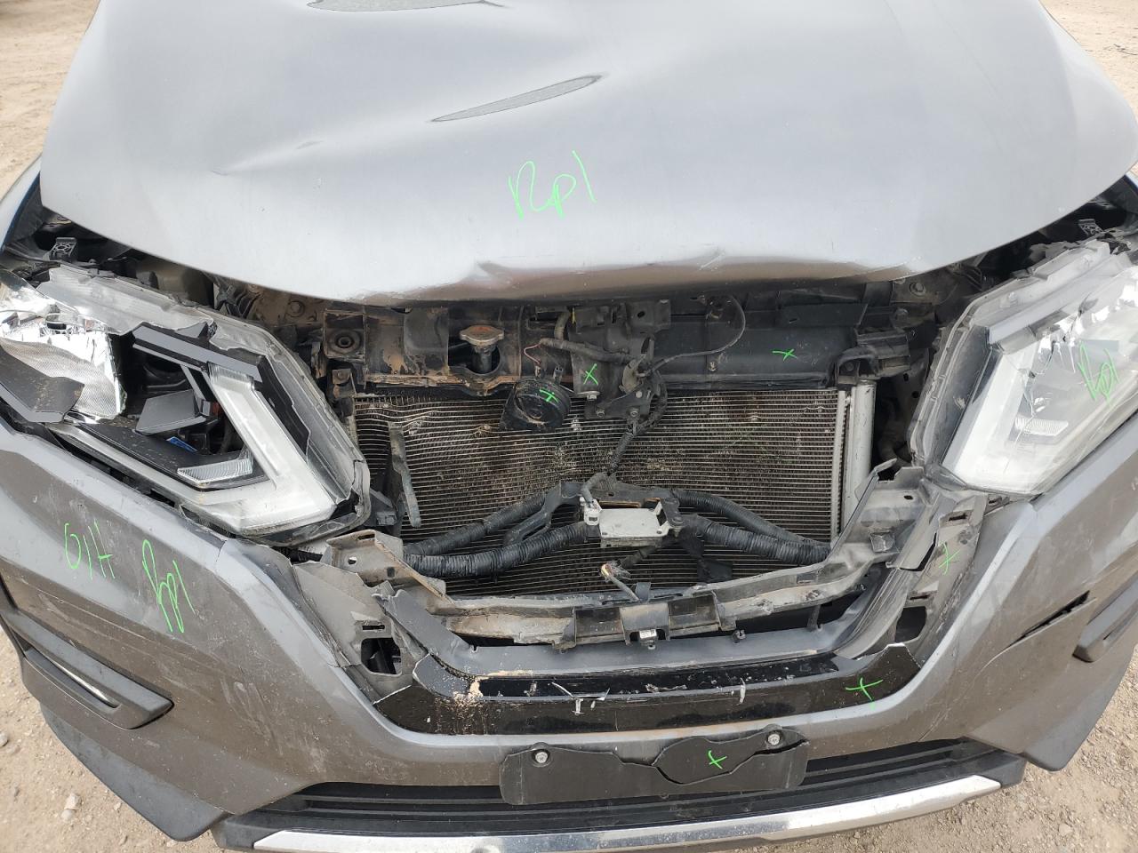 2018 Nissan Rogue - Image 12