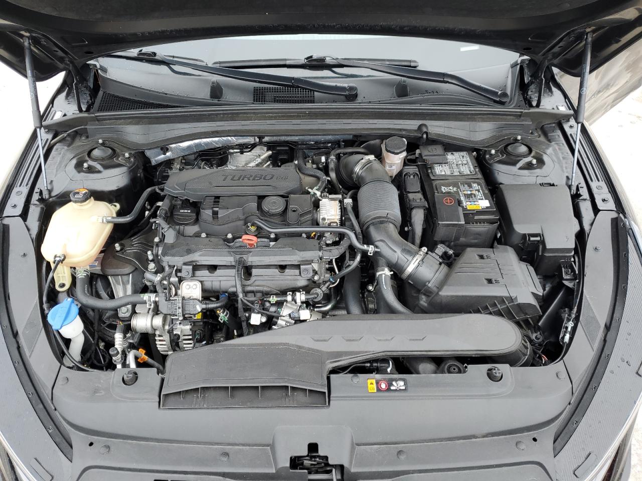 2023 Kia K5 - Image 12