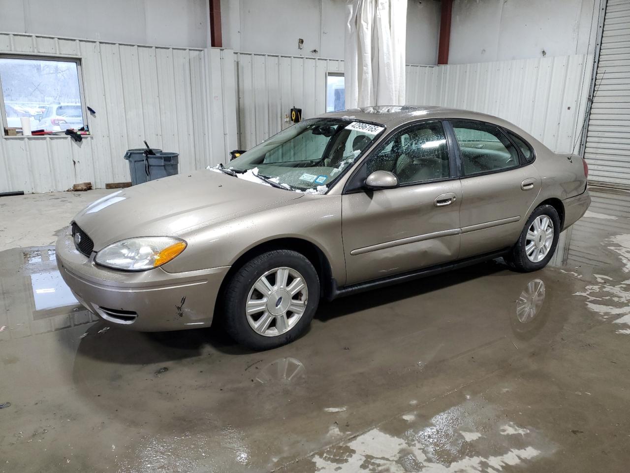 2005 Ford Taurus - Image 1