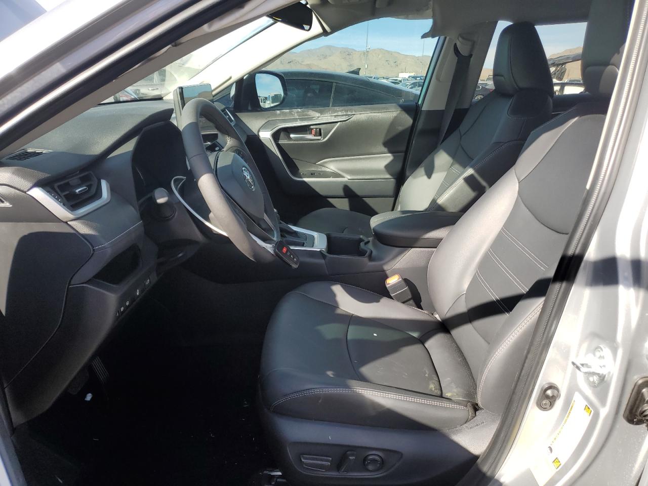 2024 Toyota RAV 4 - Image 7
