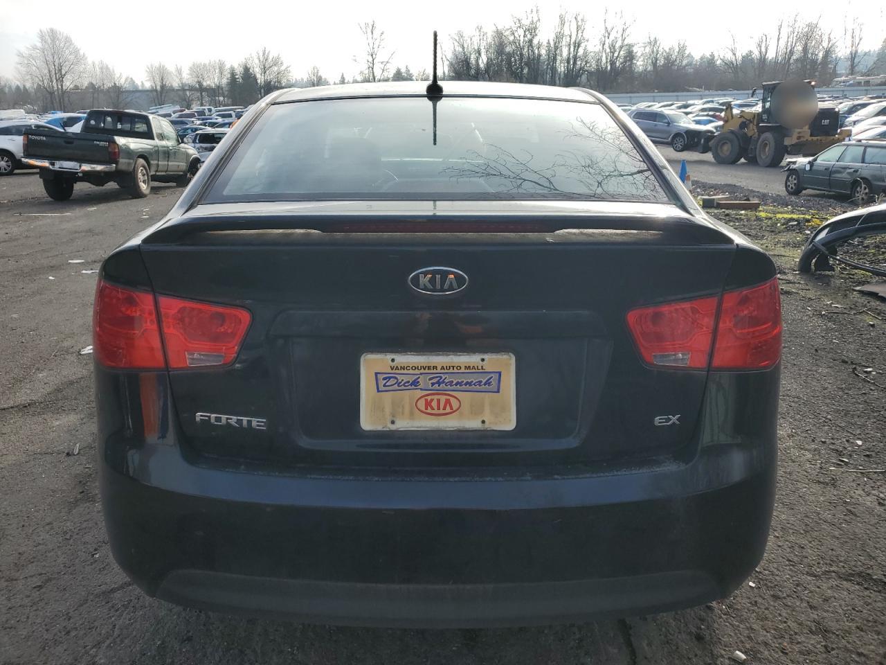 2010 Kia Forte - Image 6