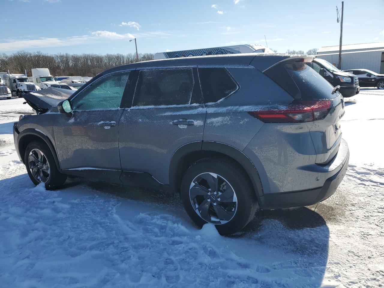 2024 Nissan Rogue - Image 2