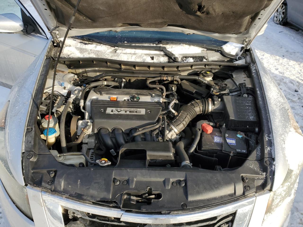 2009 Honda Accord - Image 13