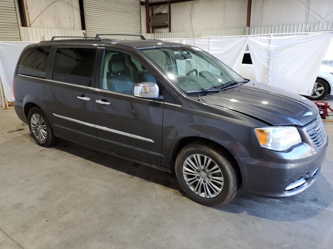 VIN 2C4RC1CGXFR756060 2015 CHRYSLER MINIVAN no.4