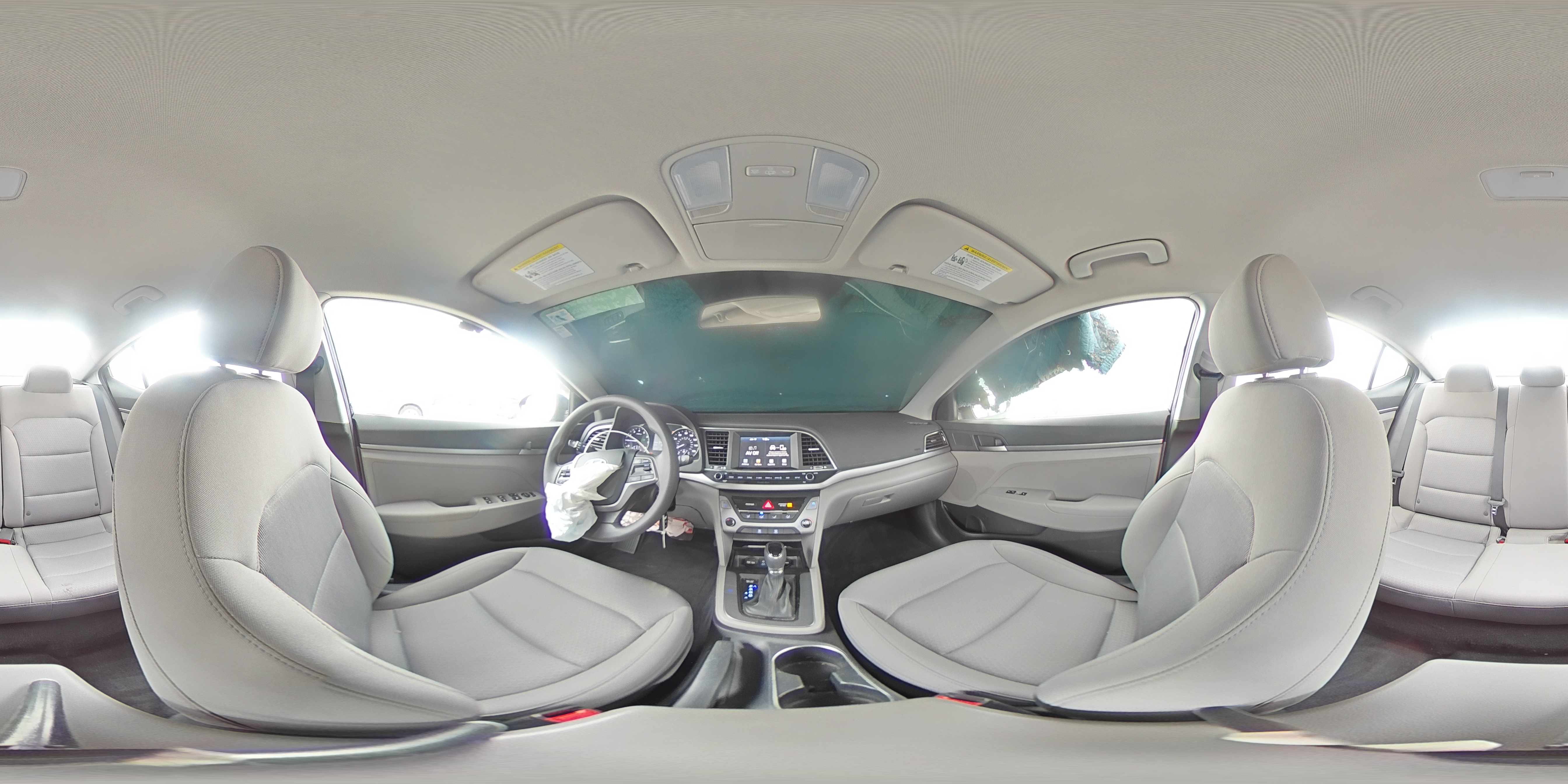 2018 Hyundai Elantra - Image 13