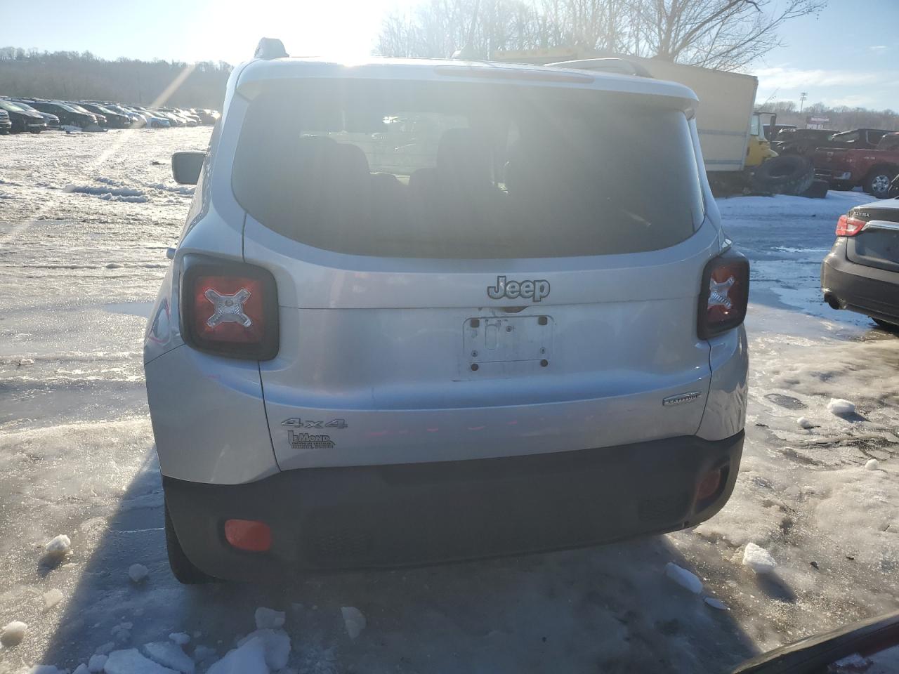 2016 Jeep Renegade - Image 6