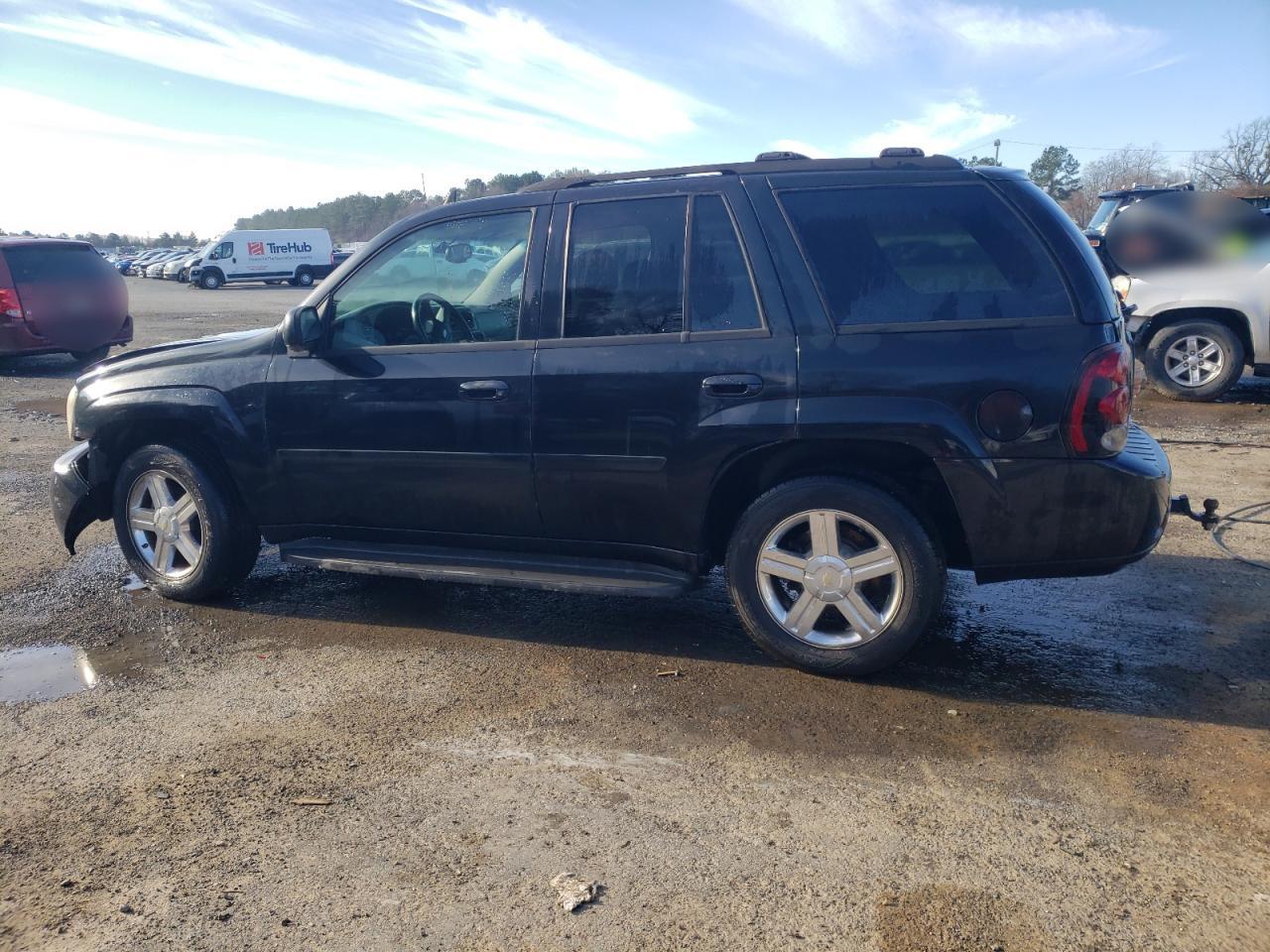 2008 Chevrolet TrailBlazer - Image 2