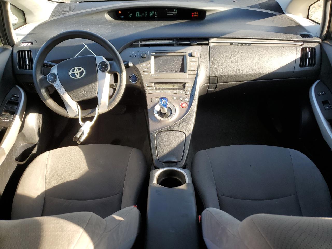 2015 Toyota Prius - Image 8