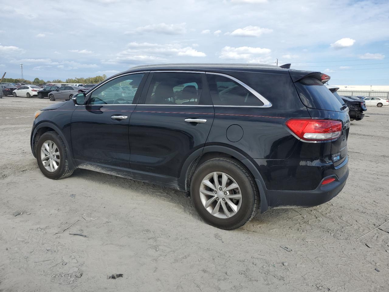 2017 Kia Sorento - Image 2