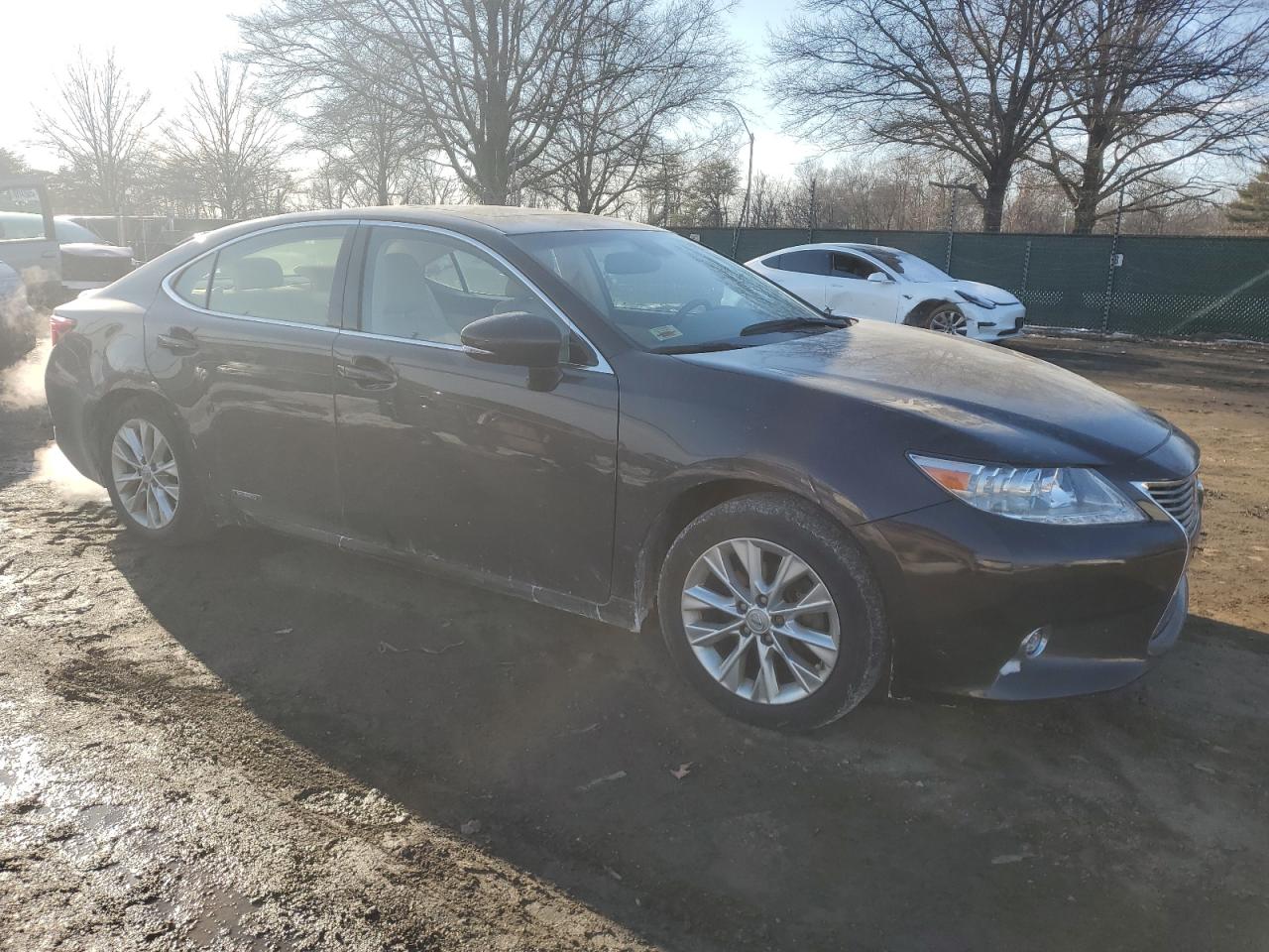 2014 Lexus ES - Image 4