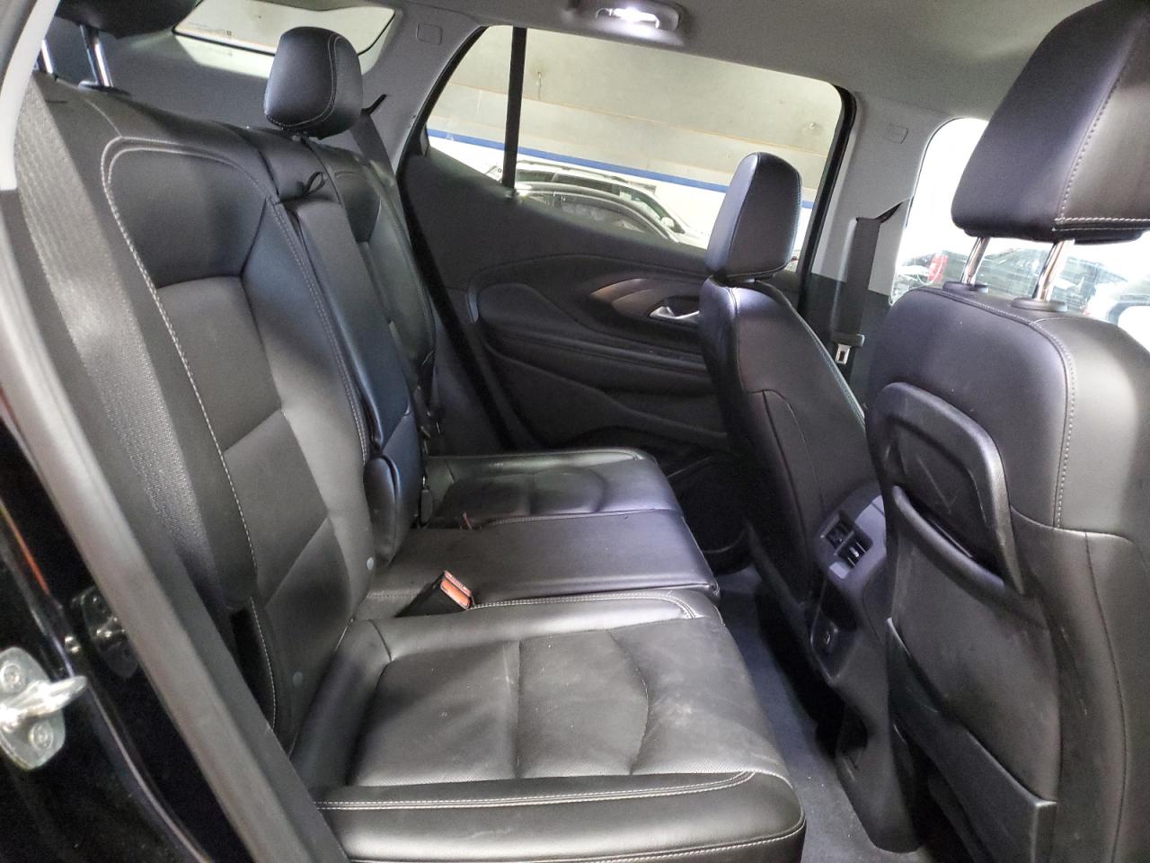 2022 GMC Terrain - Image 11