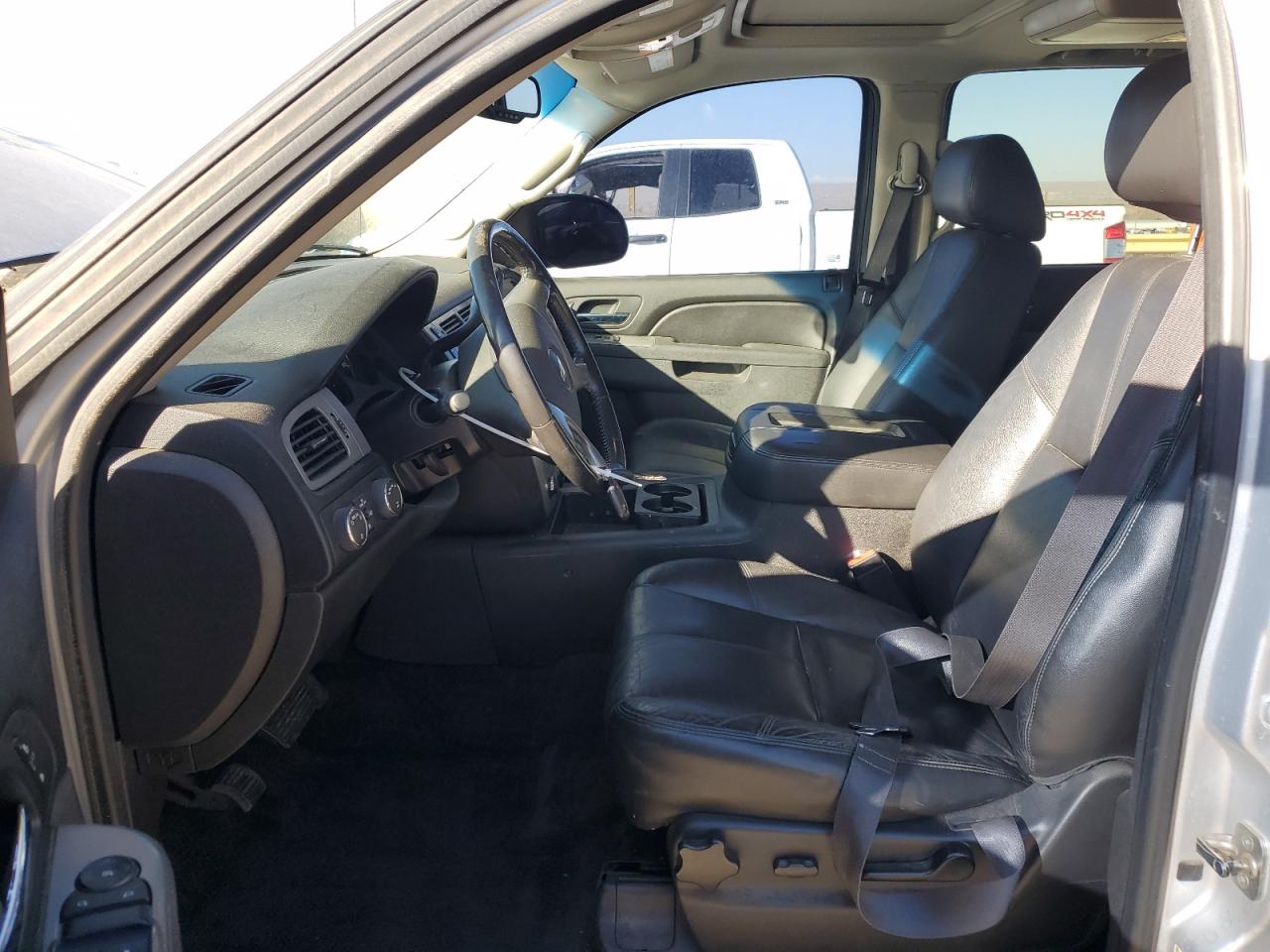 2013 Chevrolet Avalanche - Image 7