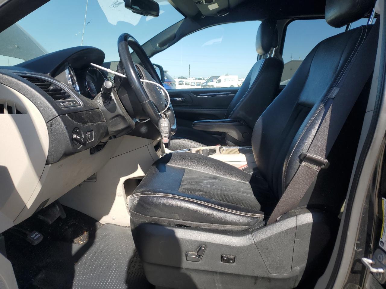 2017 Dodge Caravan - Image 7
