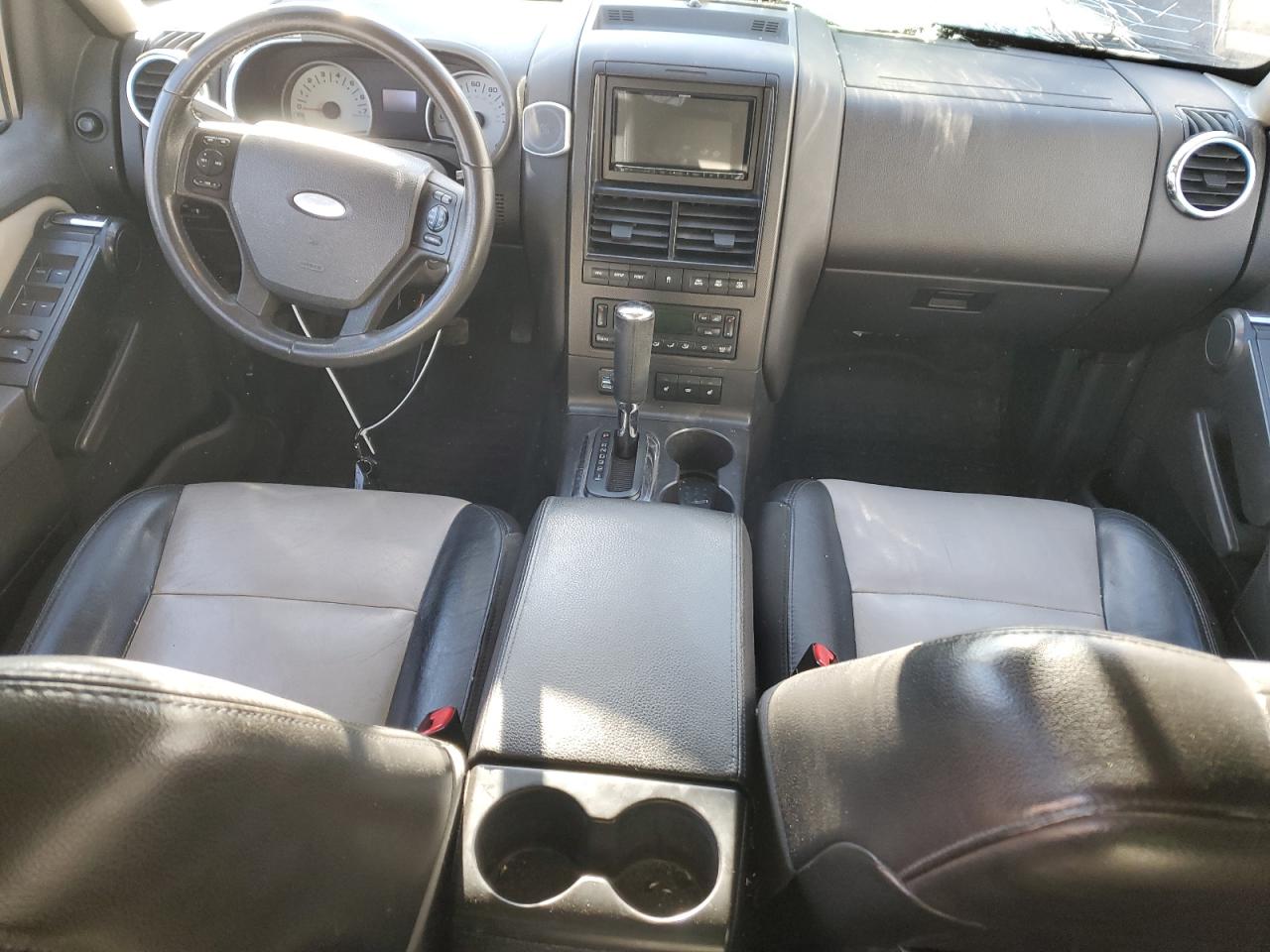 2007 Ford Explorer - Image 8
