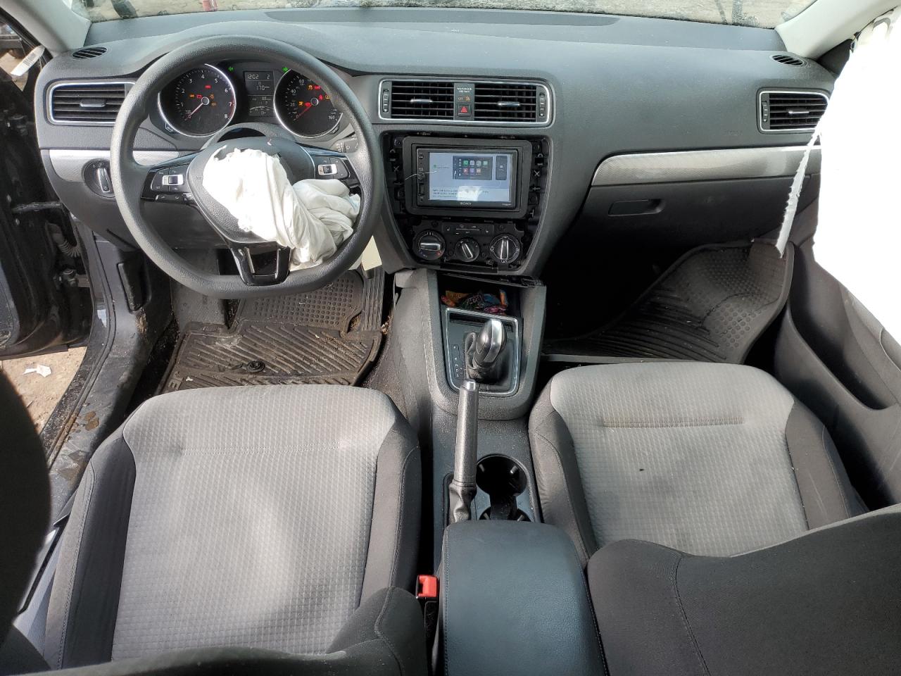 2018 Volkswagen Jetta - Image 8