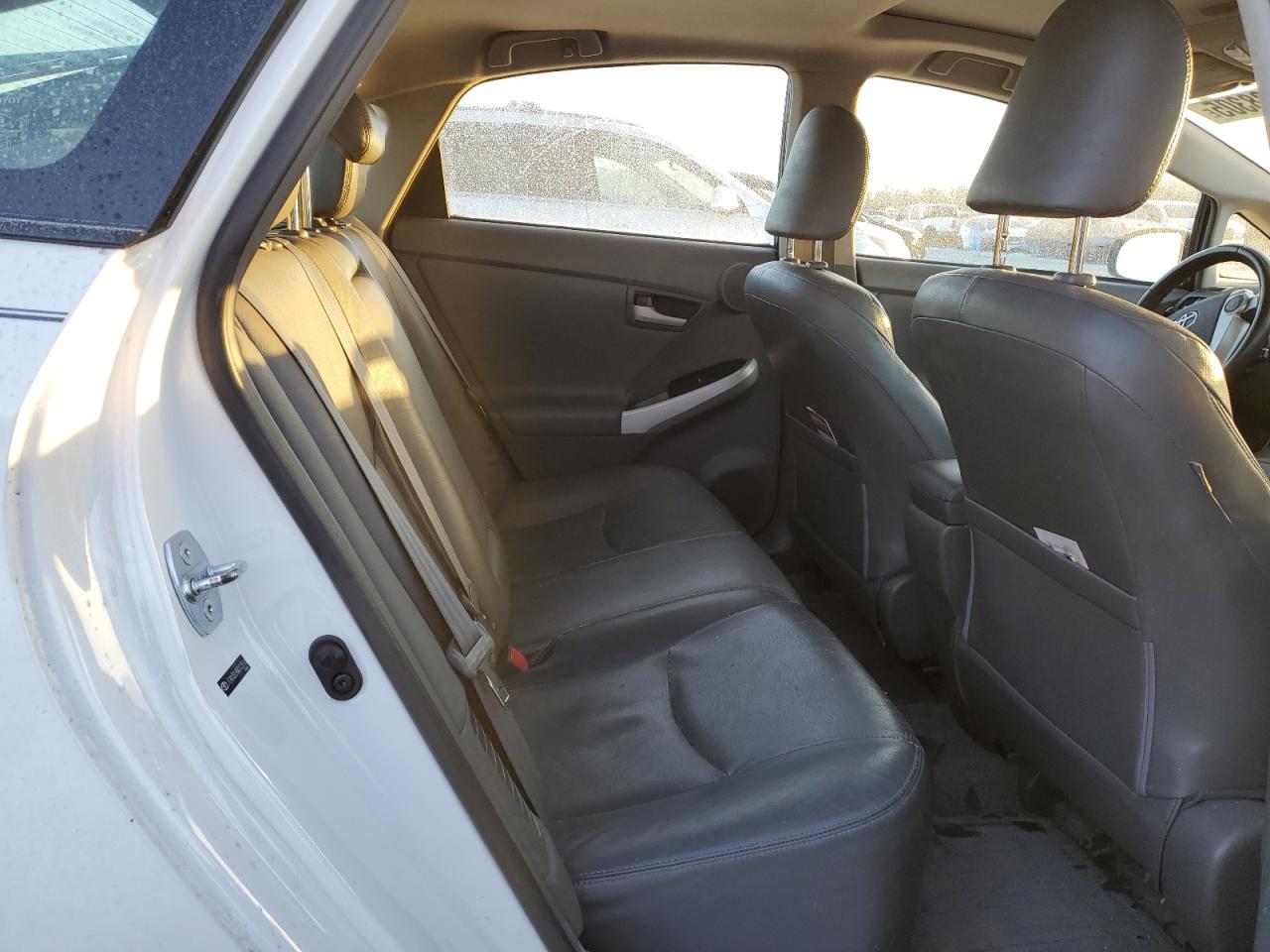 2010 Toyota Prius - Image 10