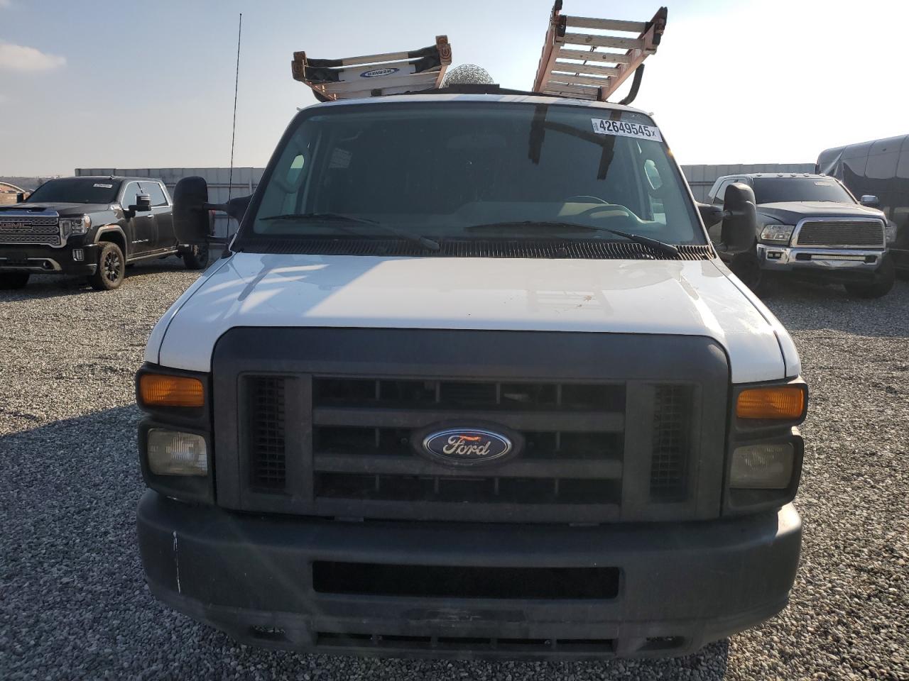 2010 Ford Econoline - Image 5