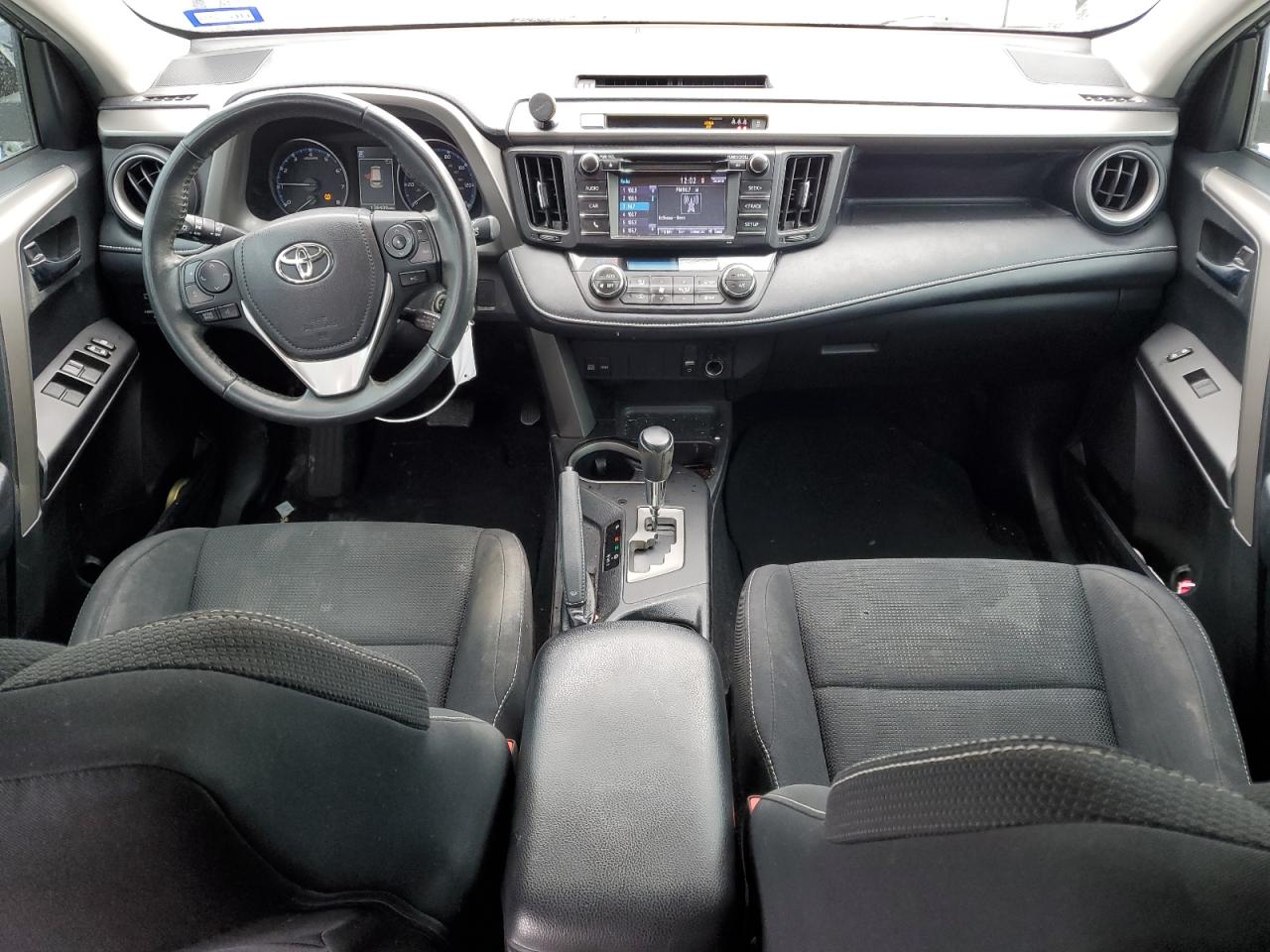 2018 Toyota RAV 4 - Image 8