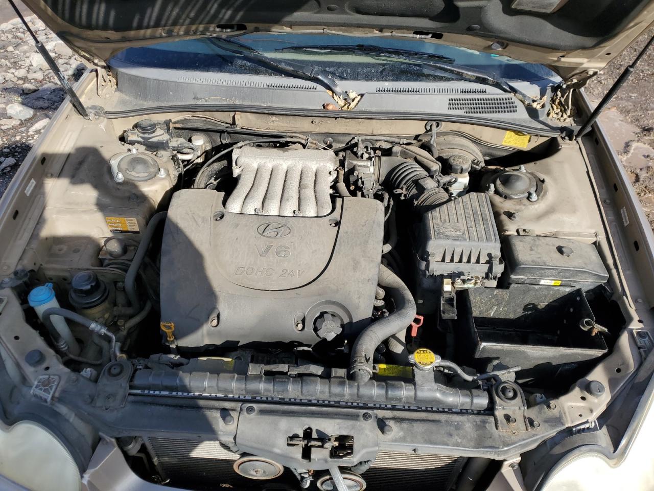 2005 Hyundai Sonata - Image 11