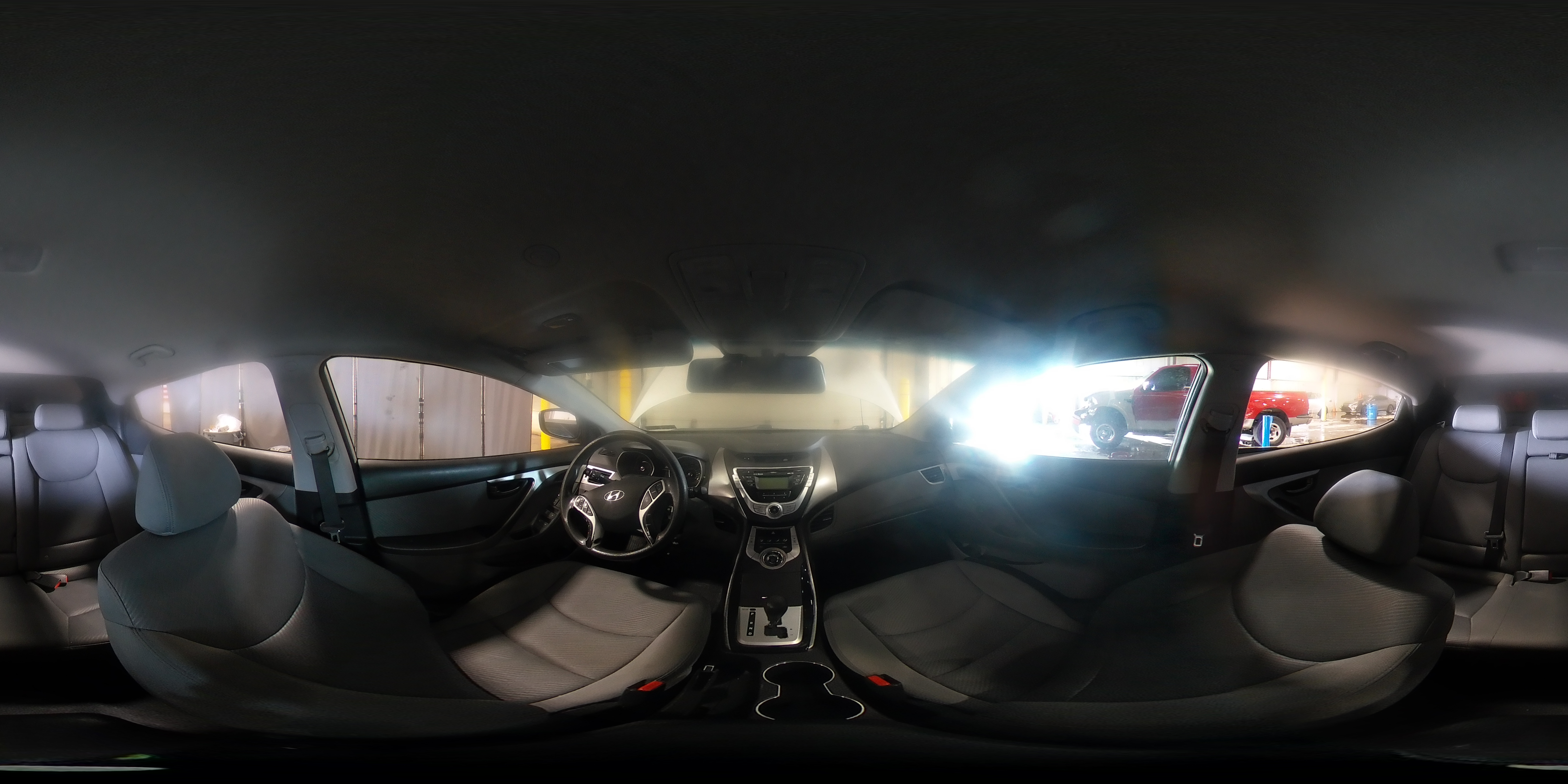 2012 Hyundai Elantra - Image 14