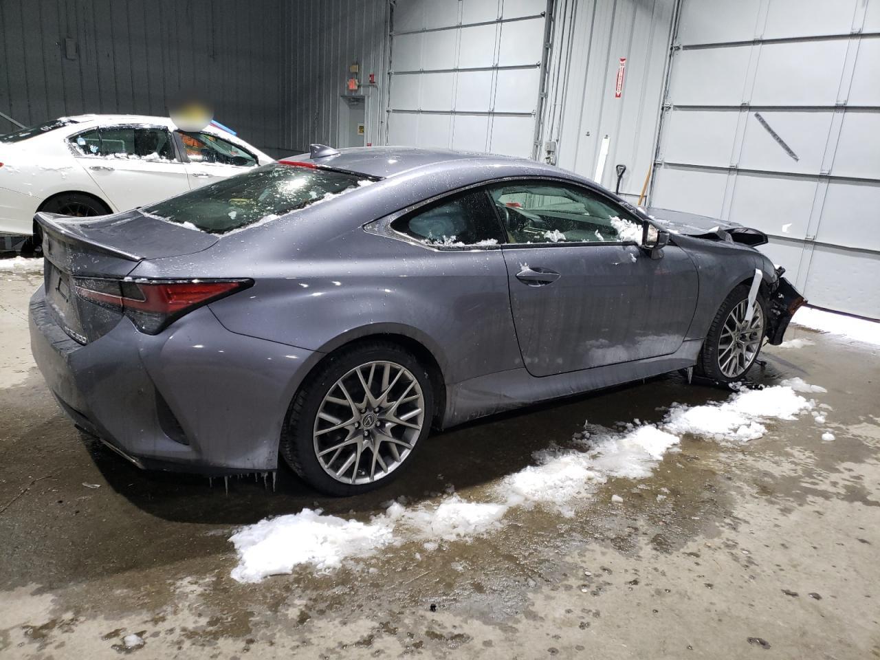 2019 Lexus RC - Image 3