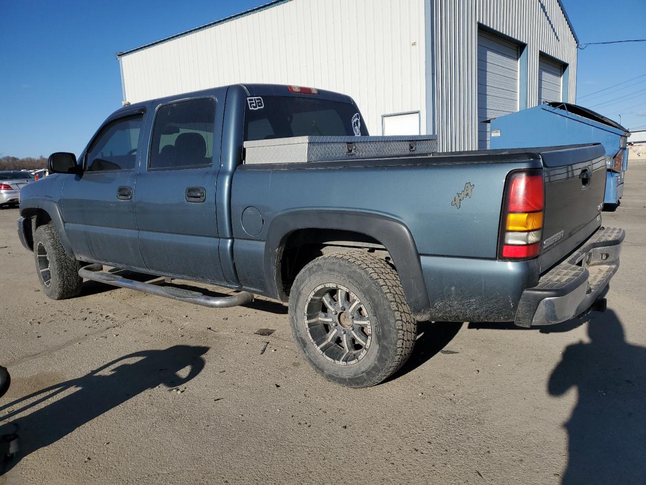 2006 GMC Sierra - Image 2