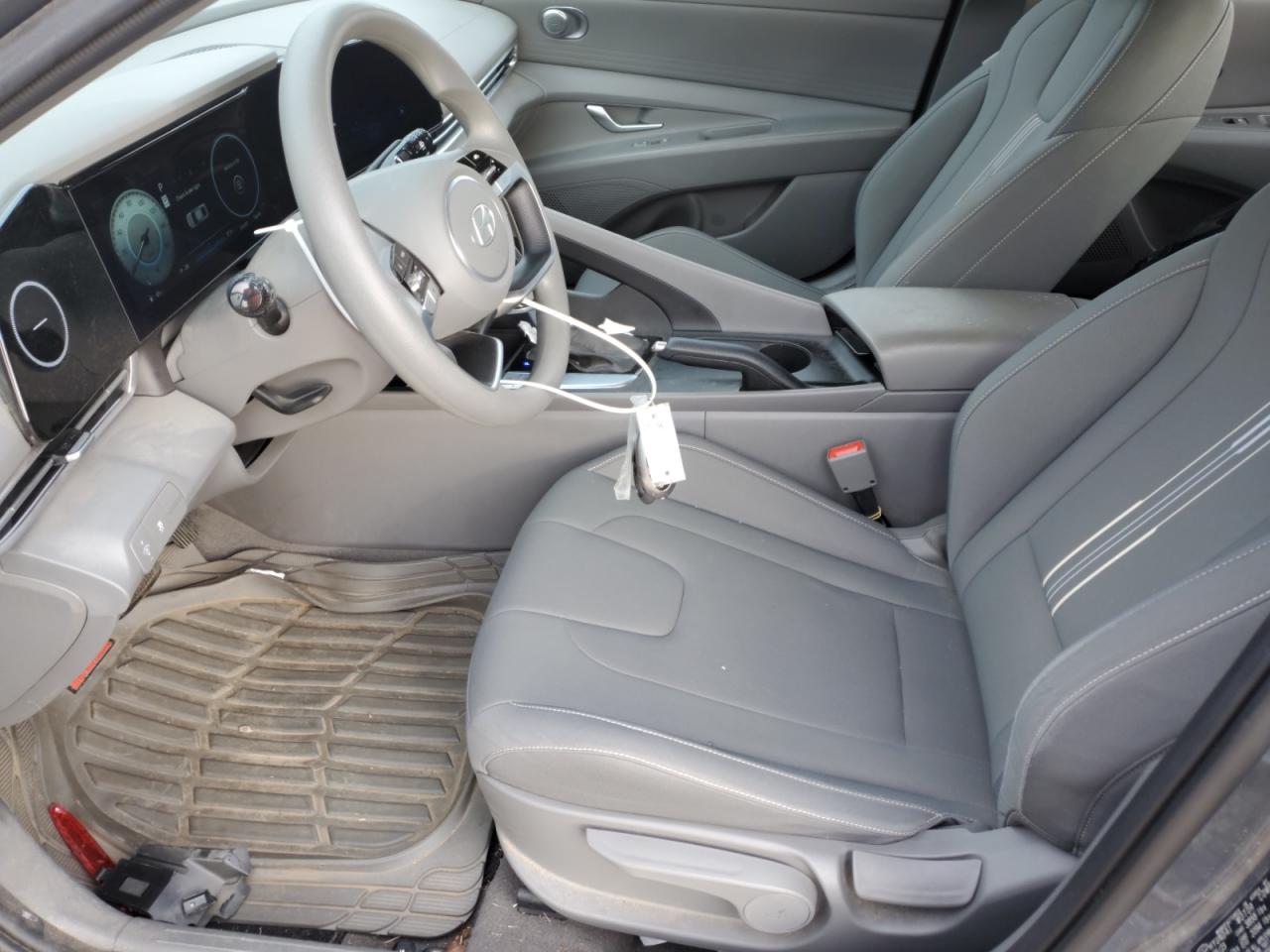 2024 Hyundai Elantra - Image 7