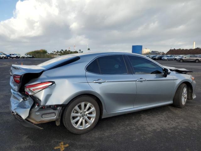  TOYOTA CAMRY 2020 Srebrny