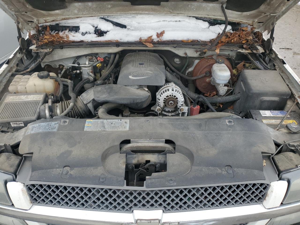 2005 Chevrolet Silverado - Image 11