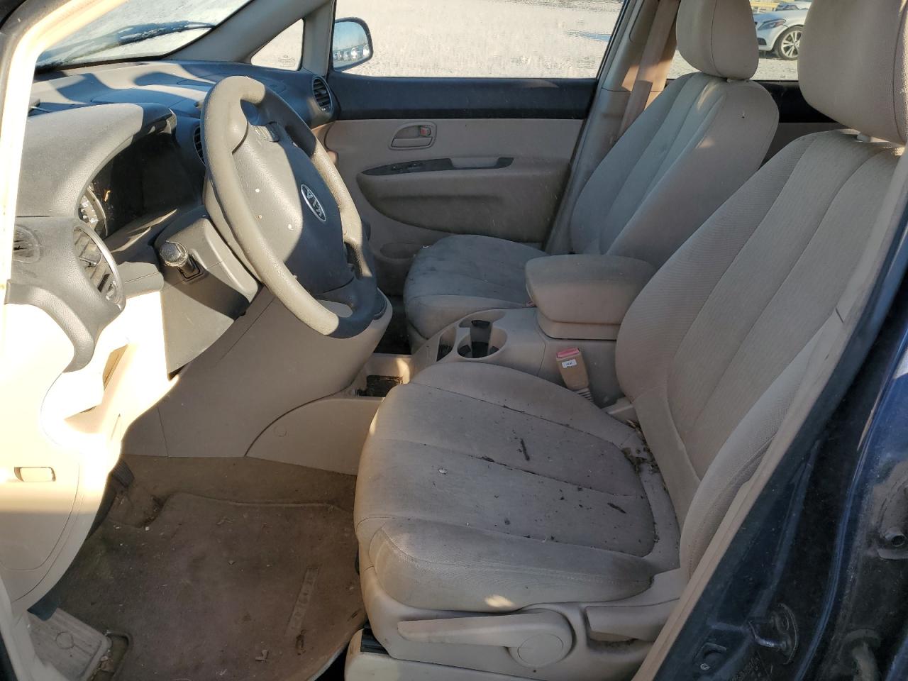 2007 Kia Rondo Lx VIN: KNAFG526377082700 Lot: 88694155