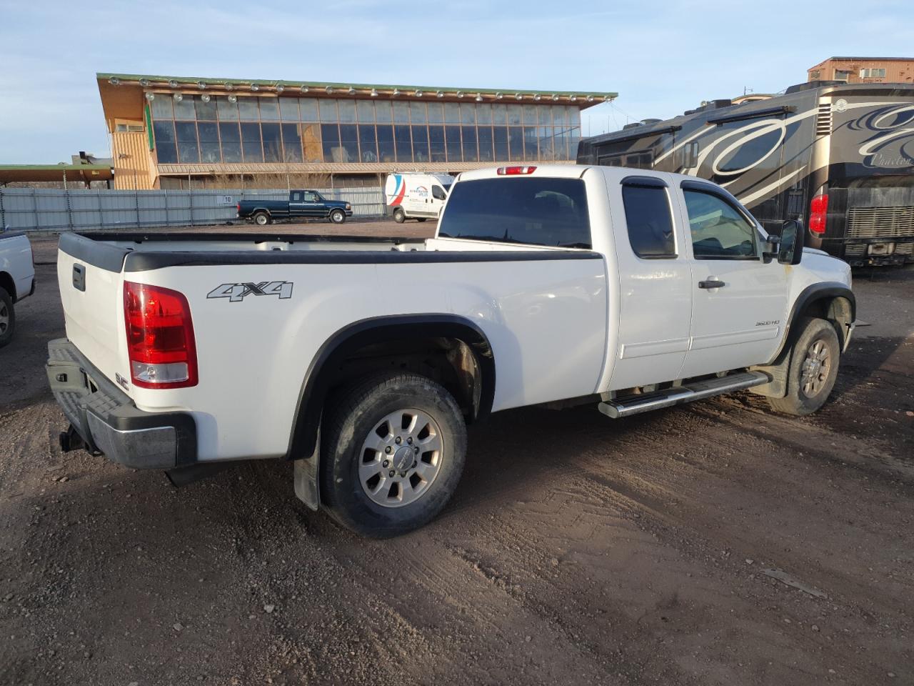 VIN 1GT523CG4DZ217644 2013 GMC SIERRA no.3