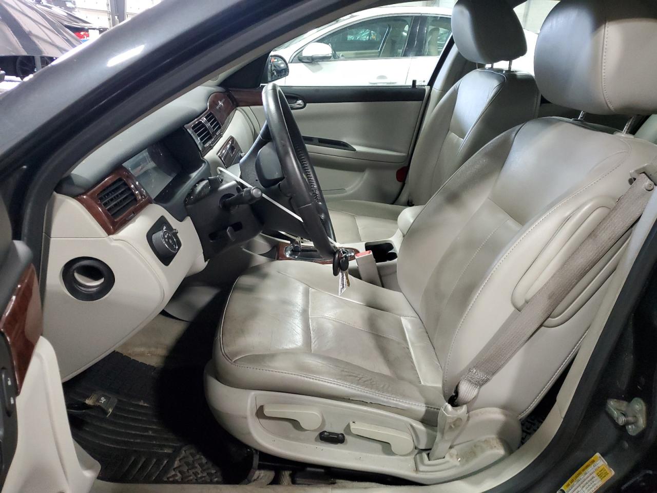 2010 Chevrolet Impala - Image 7